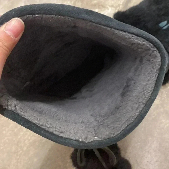 Manitobah fur boots - Picture 6 of 7